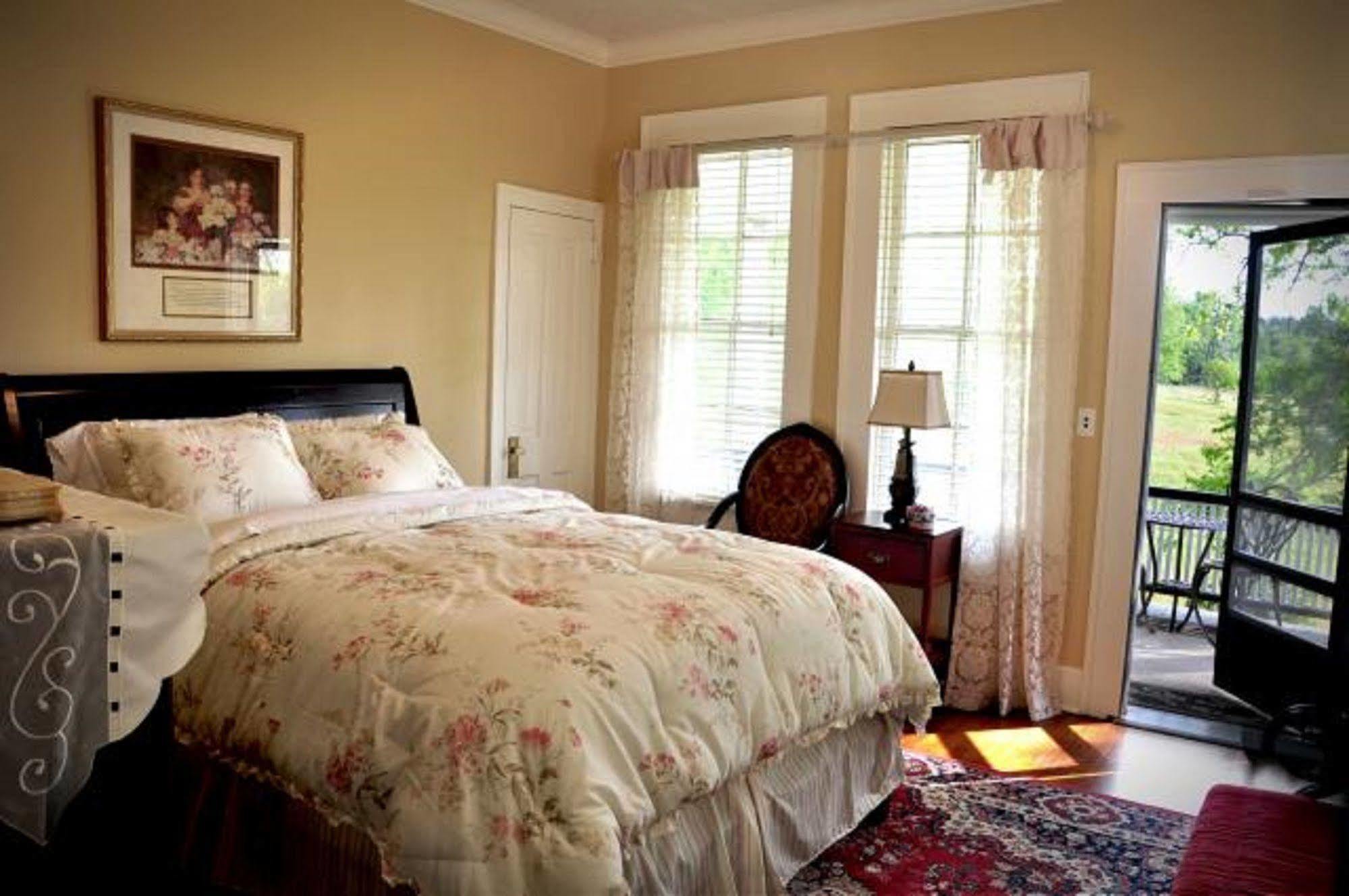 Texas Forest Country Retreat Huntington Eksteriør billede